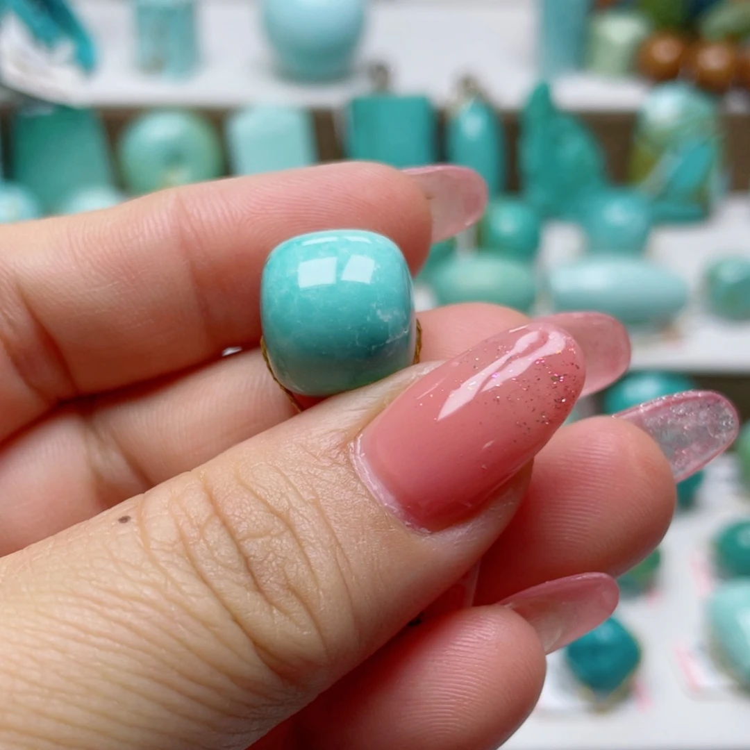 绿松石未镶嵌摆件