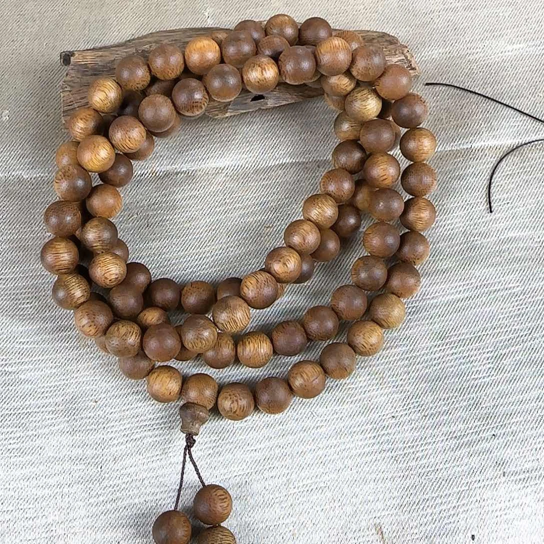 沉香沉香碎屑勾丝➕白棋金丝油10圆珠多圈沉81克