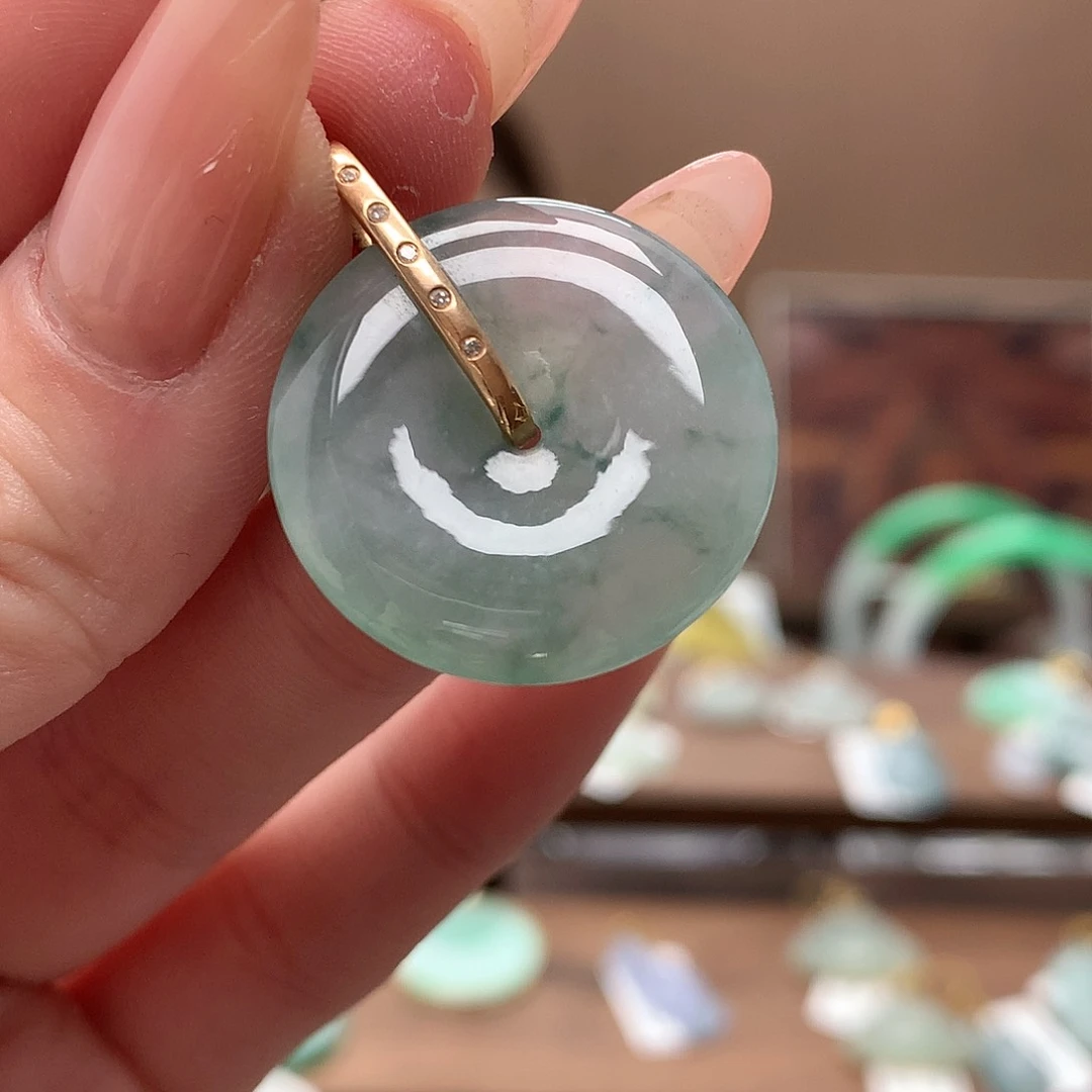 翡翠吊坠(不含链)18K金镶嵌