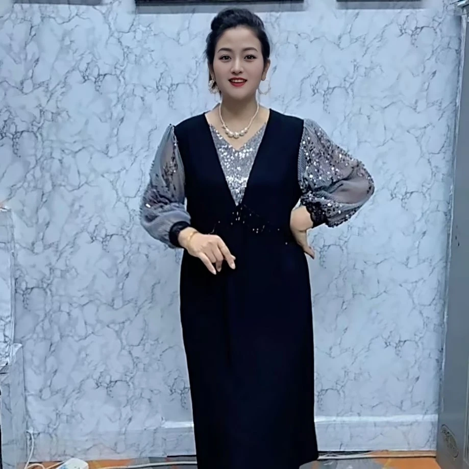 早秋新款收腰显瘦洋气减龄女人味黑色中长款连衣裙