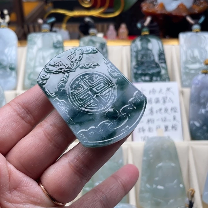 翡翠未镶嵌挂件玉