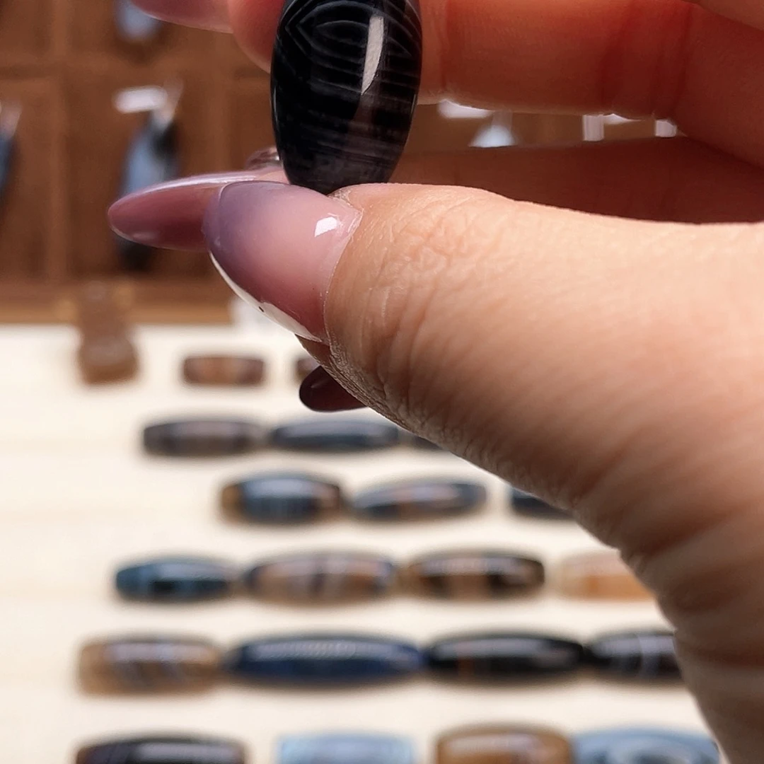 滂***沱玛瑙/玉髓未镶嵌颈饰