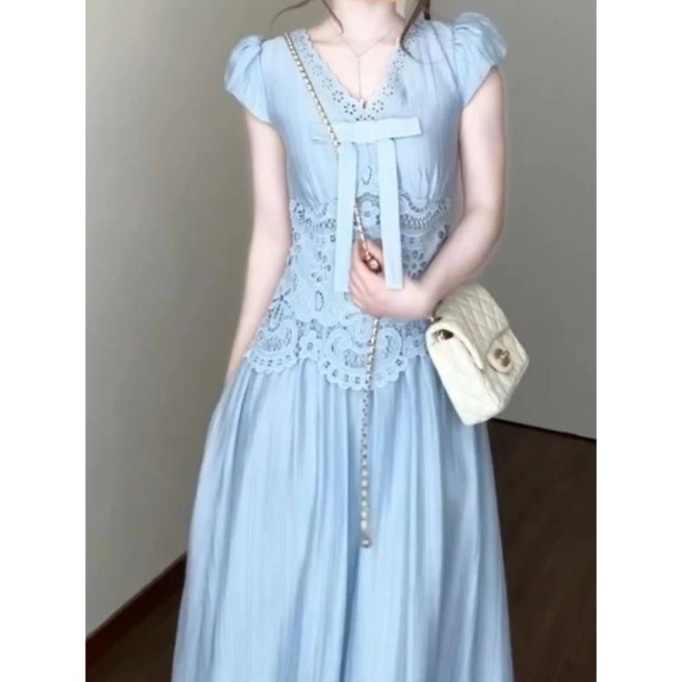 法式气质绝美长裙高级感巨好看独特漂亮轻奢蓝色镂空连衣裙女夏季