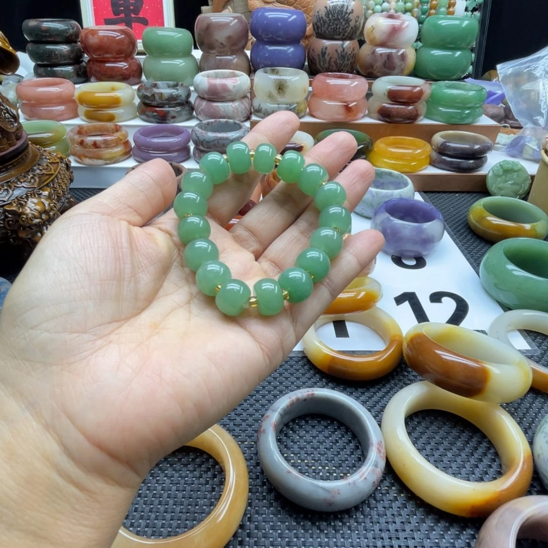 石英岩玉未镶嵌手镯