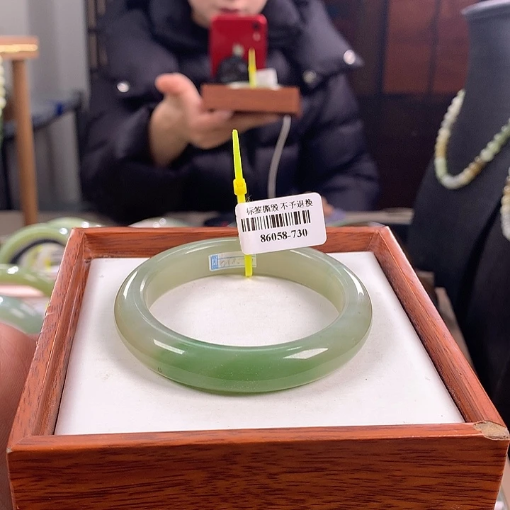 和田玉手镯未镶嵌50/51