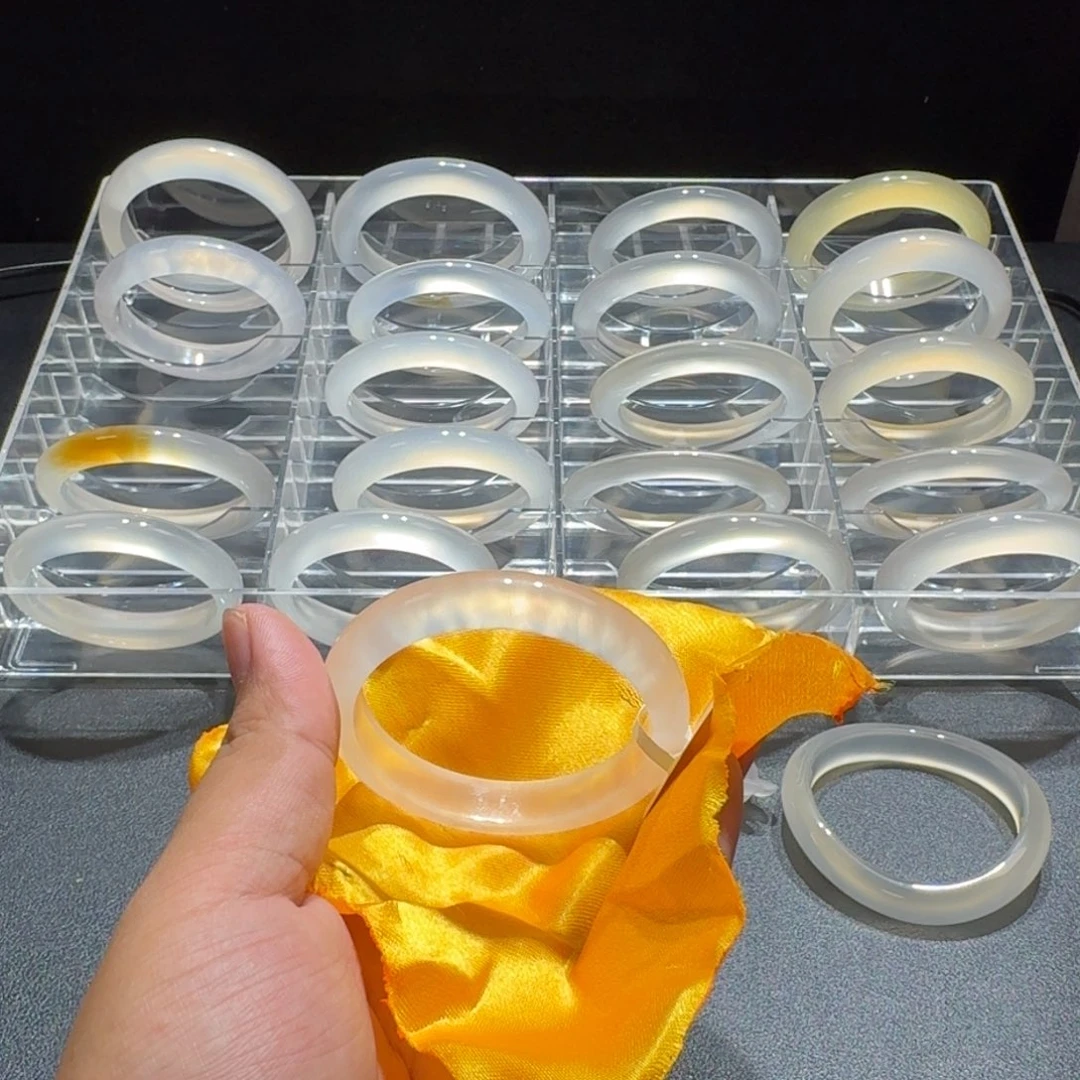 桃***冰玛瑙/玉髓手镯合金