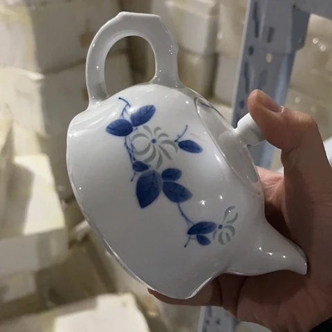 瓷其他手绘壶一个