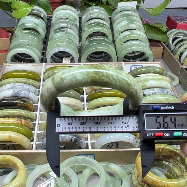 蛇纹石玉未镶嵌手镯63