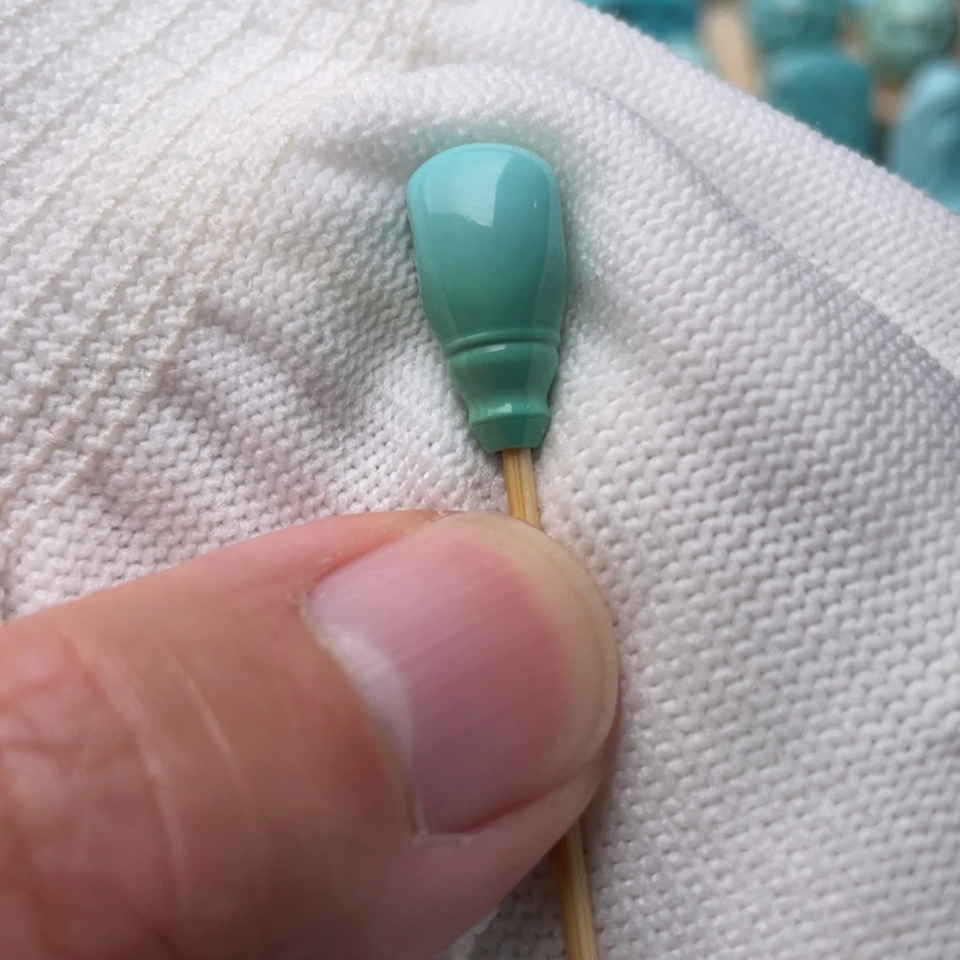 绿松石未镶嵌颈饰