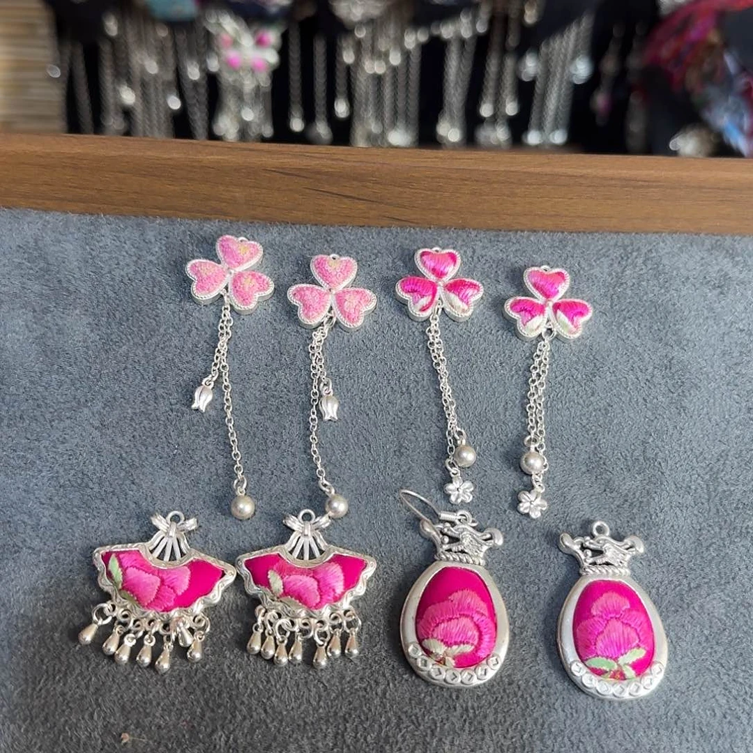 织绣莲民族风刺绣耳环