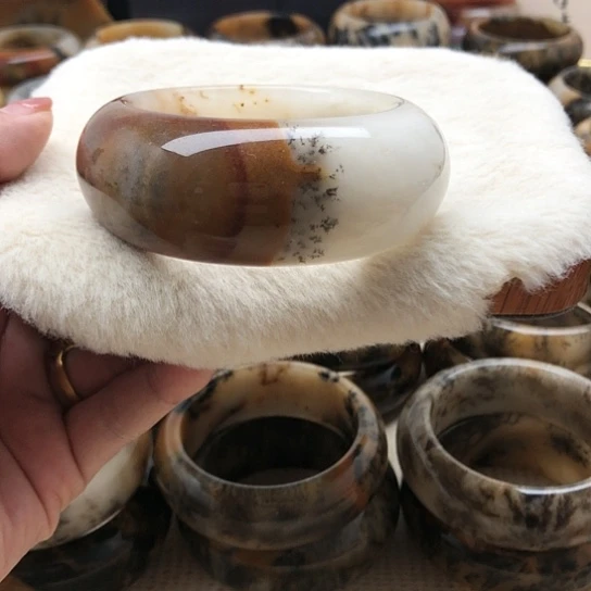 未镶嵌手镯石英质玉56口径380米