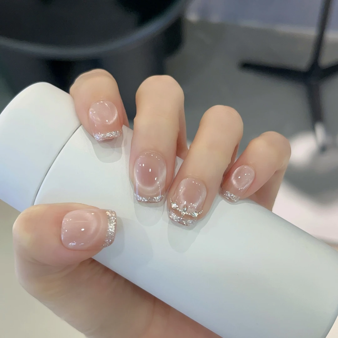 爱丽丝】2025爆款美甲上班族豆豆甲短款高级感法式猫眼显白穿戴甲