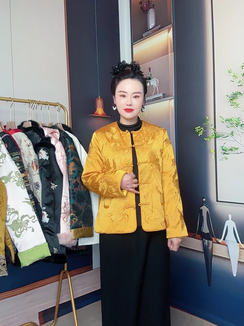 新中式国风加棉外套女冬季2024新款刺绣新年小香风上衣