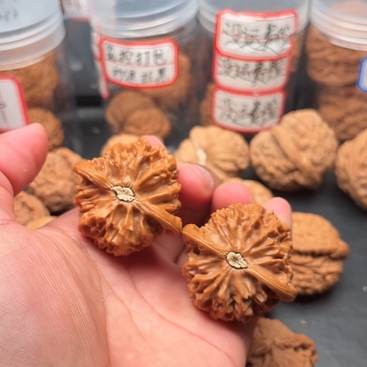 文玩核桃把件宫灯45