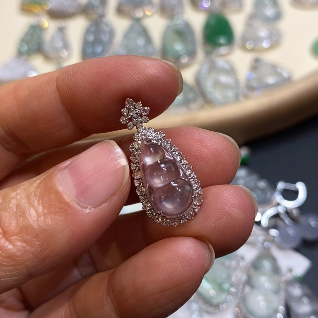 翡翠18K金镶嵌吊坠(不含链)福豆