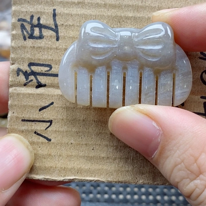 硅化珊瑚（珊瑚玉）颈饰未镶嵌