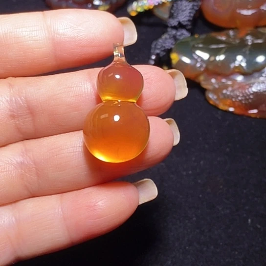 琥珀颈饰银S925镶嵌葫芦
