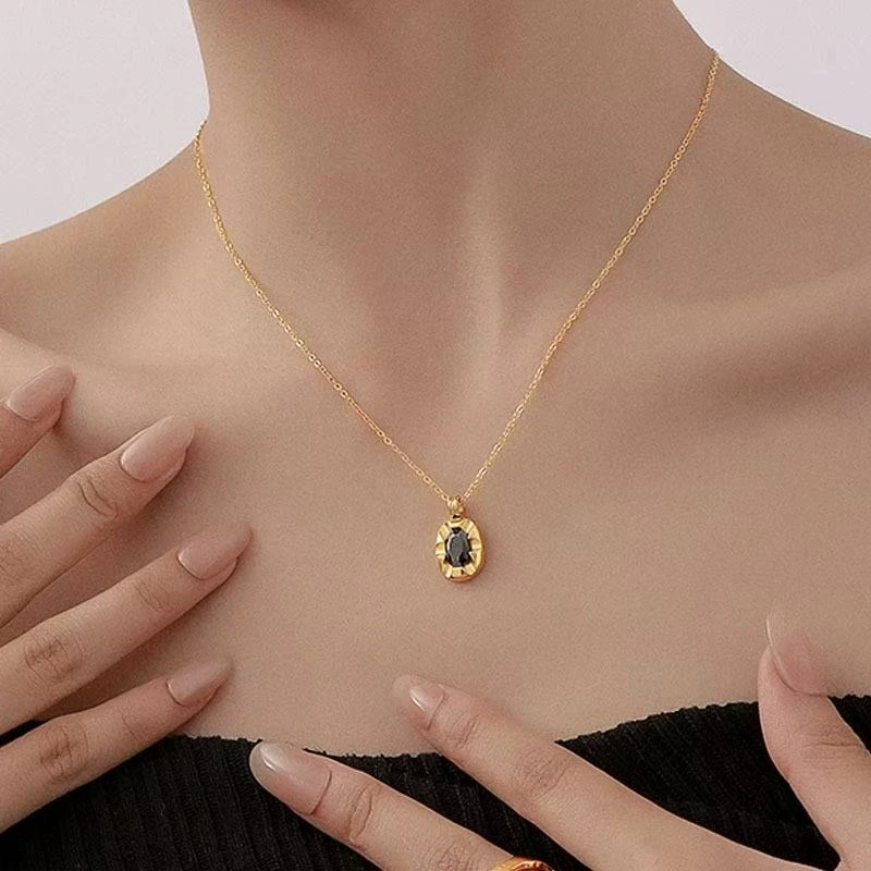 钛钢项链 L复古简约黑锆石项链轻奢高级感锁骨链个性时尚配饰