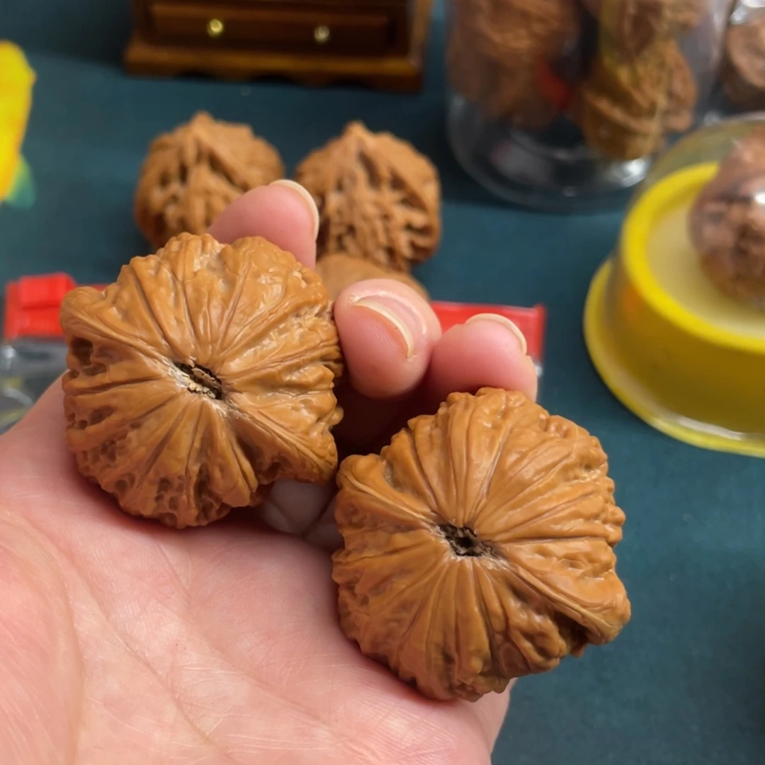 文玩核桃吊坠铁锤