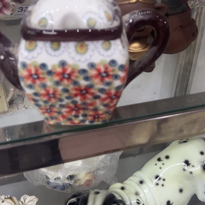 瓷片瑕。。。。。。？。。。。。？。。。