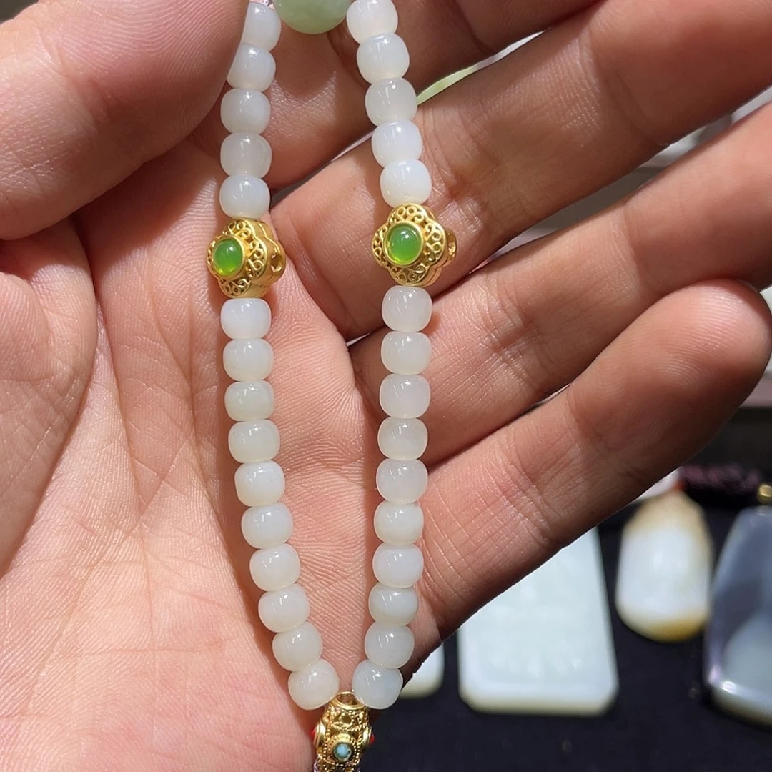 和田玉挂件未镶嵌飞****子