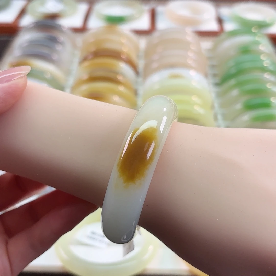 和田玉未镶嵌手镯【一口红糖 轮胎镯】