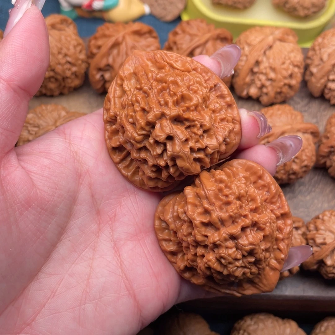 文玩核桃把件全品精配红皮原桩官帽48