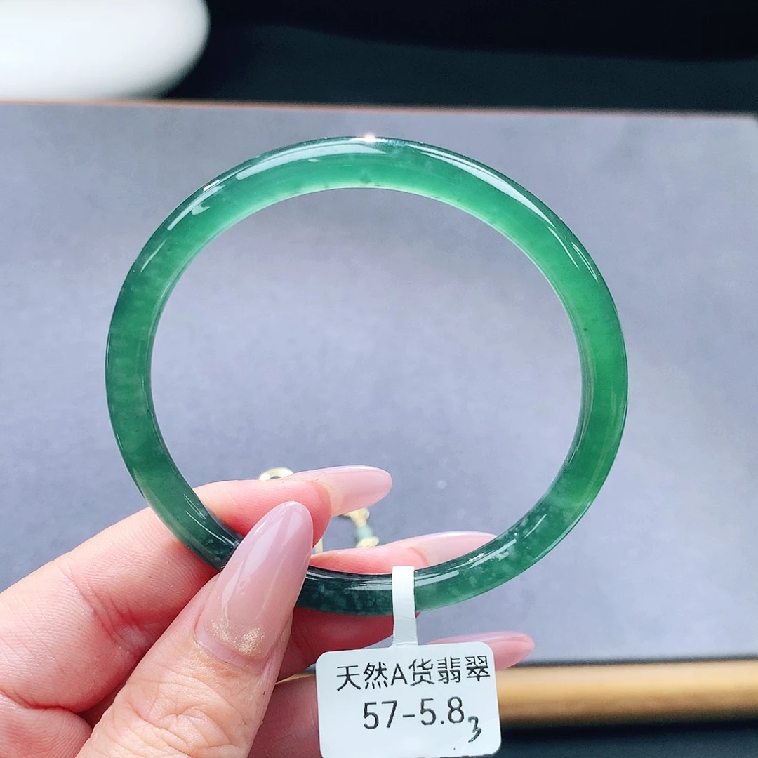 未镶嵌手镯（圆镯）翡翠