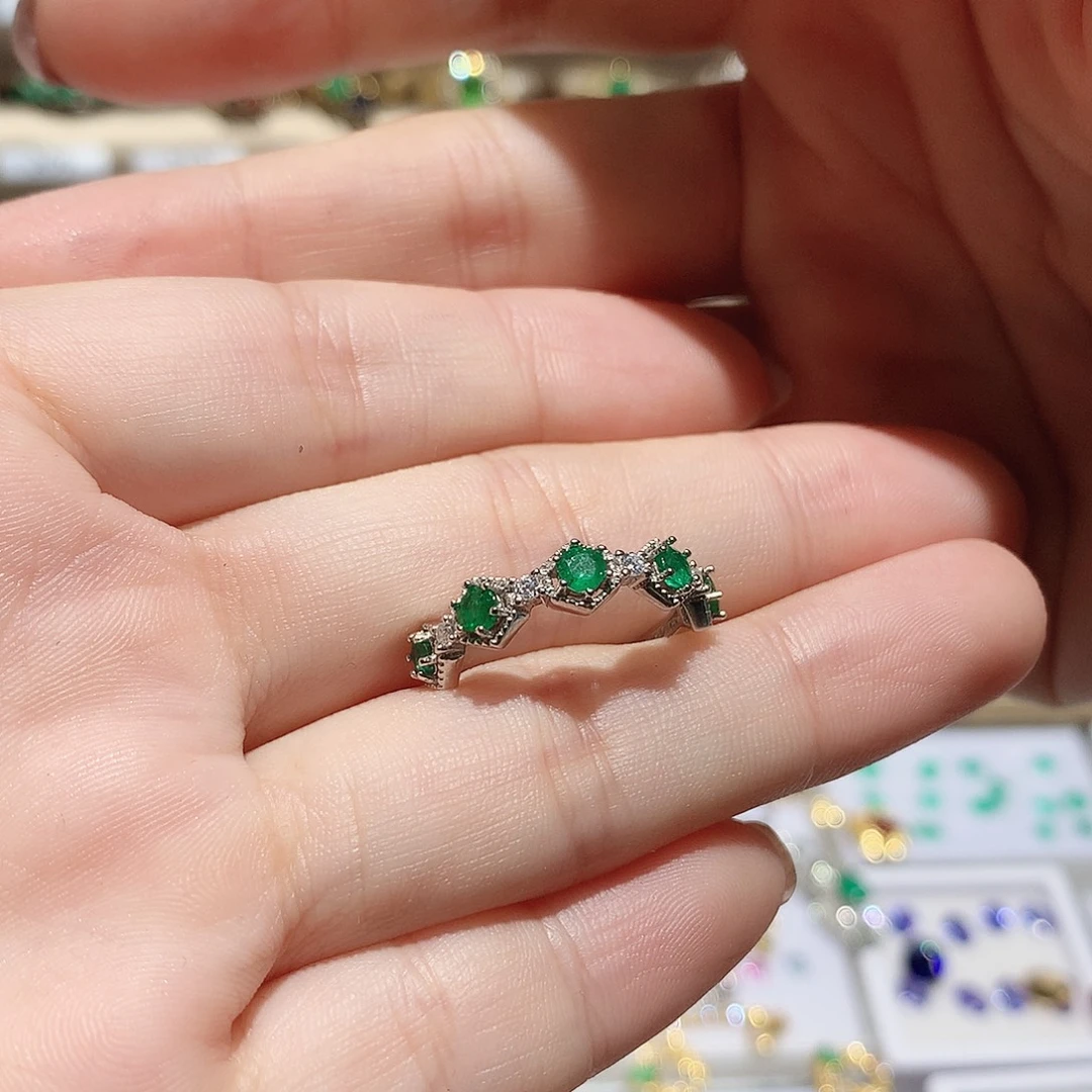 银S925镶嵌戒指祖母绿