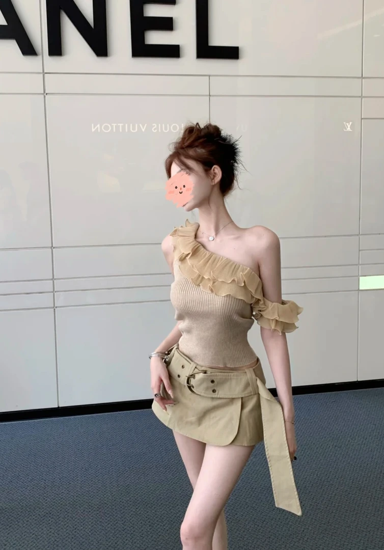 【娇娇尤物】甜美温柔气质斜肩设计荷叶上衣设计感辣妹低腰显瘦短裙