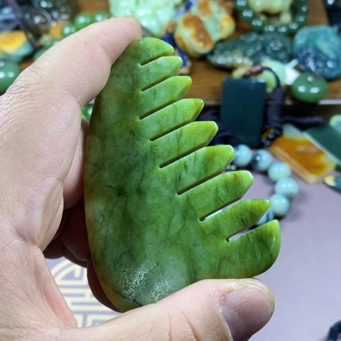 合金蛇纹石玉颈饰