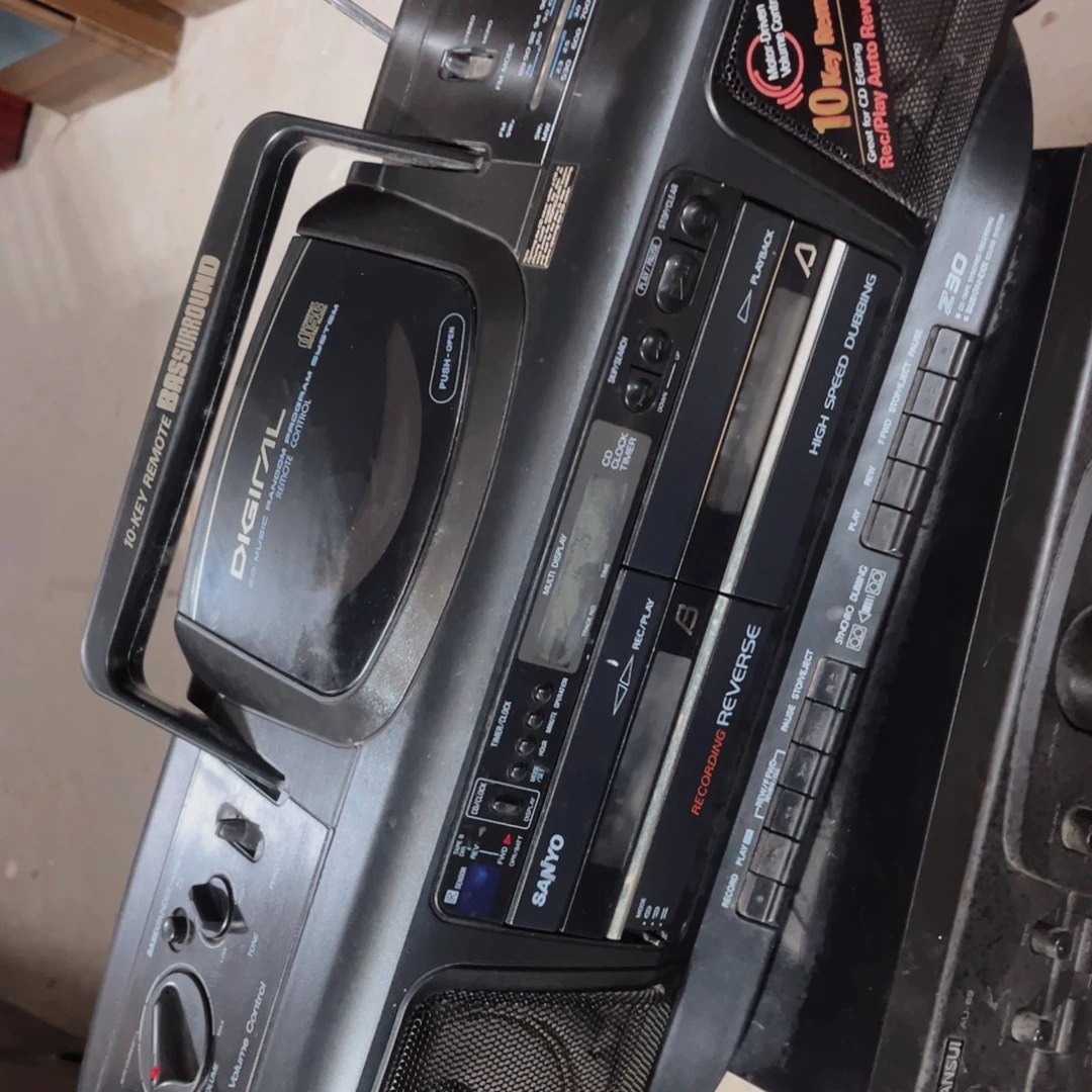 8新一个三洋得喇叭包邮，有瑕疵