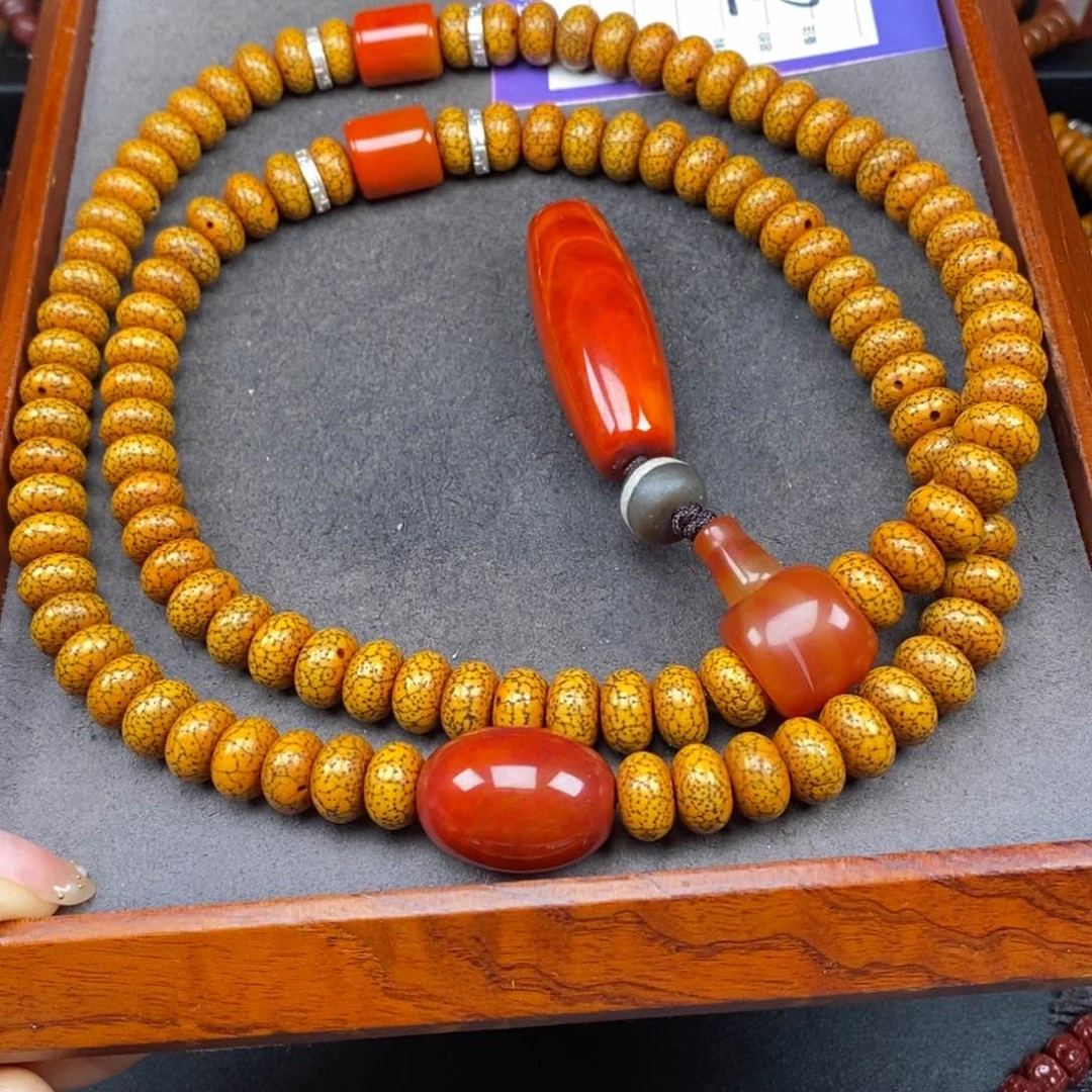 星月菩提吊坠知**一星月