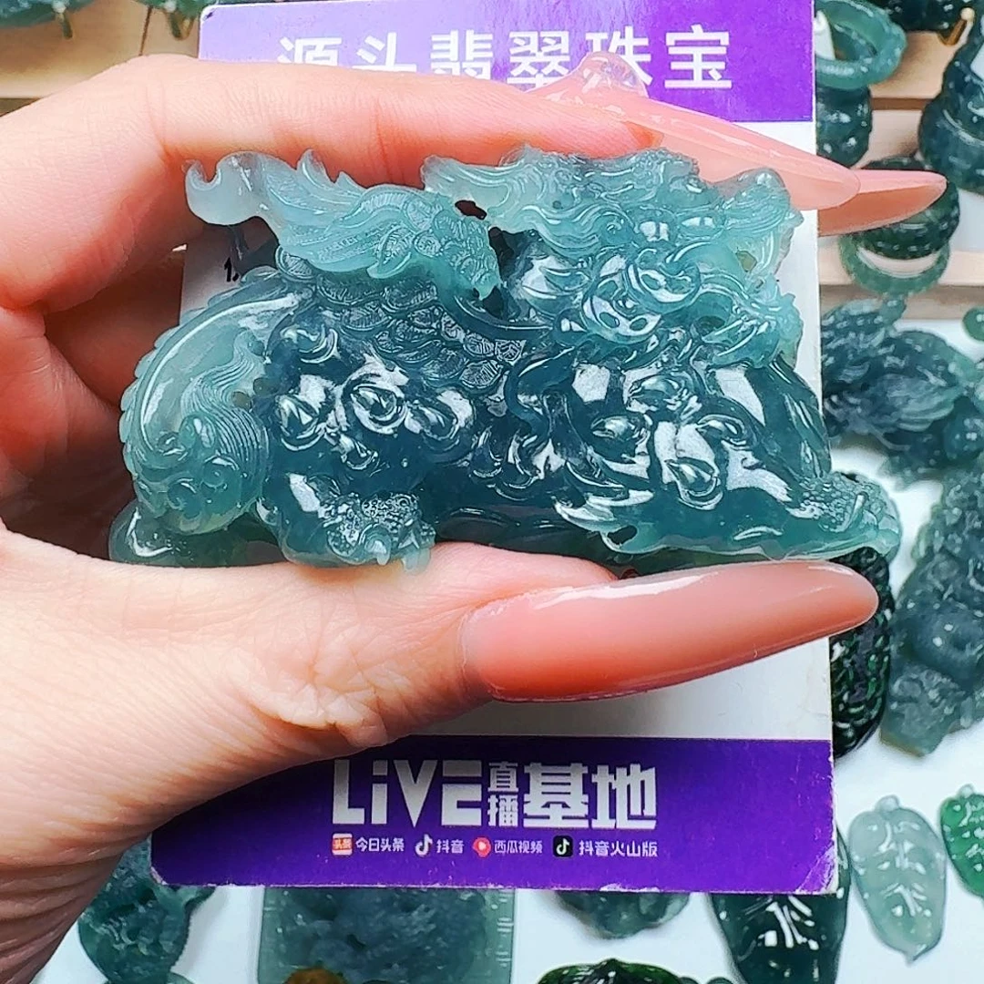 颈饰未镶嵌翡翠静**心纯天然A货翡翠