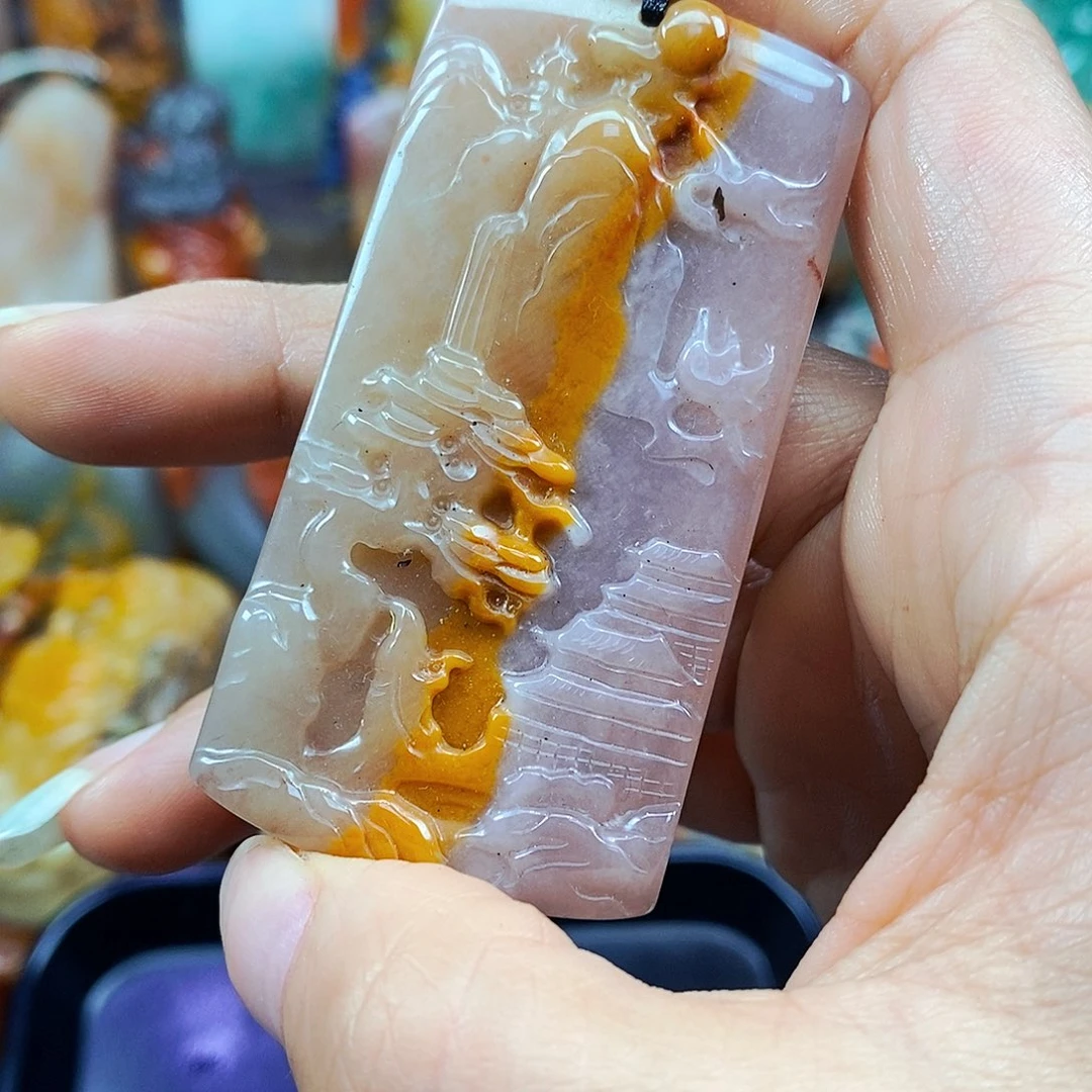 石英质玉（黄龙玉）未镶嵌颈饰