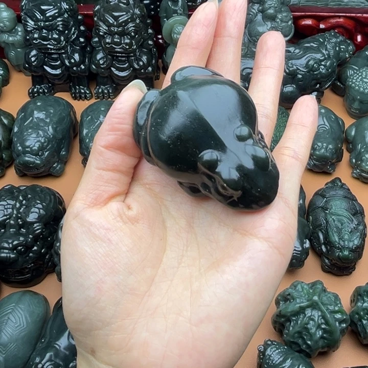 和田玉未镶嵌把件