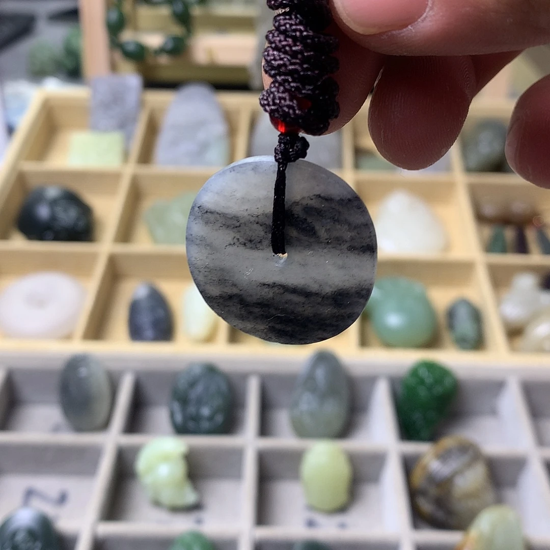 和田玉未镶嵌把件