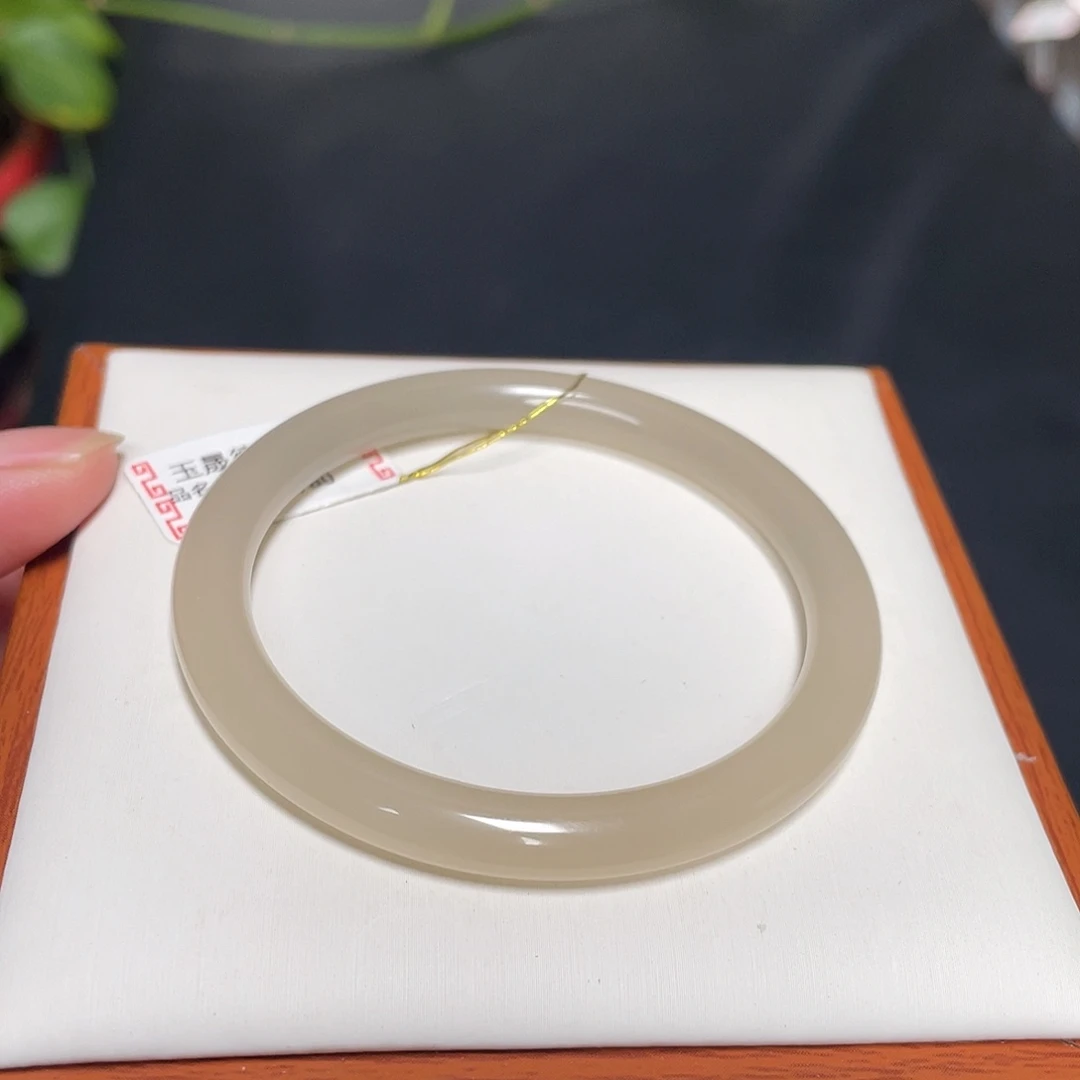 和田玉未镶嵌手镯冰藕粉