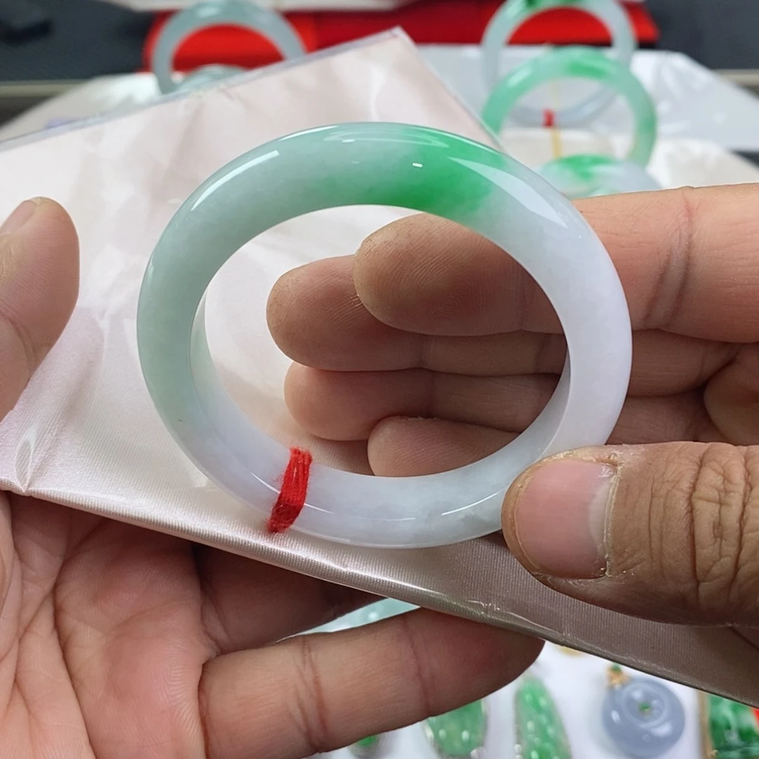 【闪购商品】未镶嵌手镯翡翠