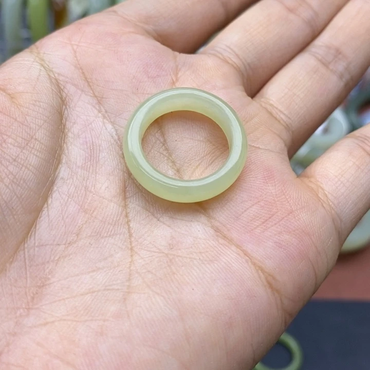 玖***暖和田玉未镶嵌戒指