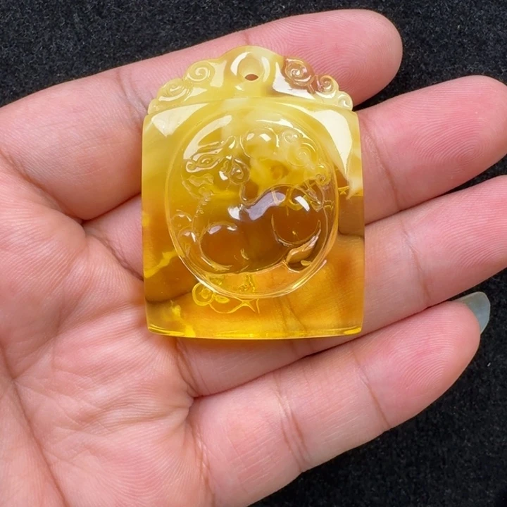 蜜蜡未镶嵌珠宝奇石