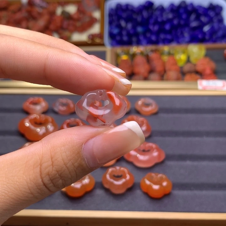 ****吴南红玛瑙未镶嵌珠宝半成品42