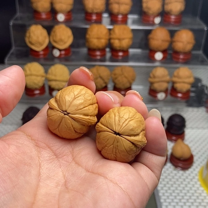 文玩核桃把件铁西瓜43