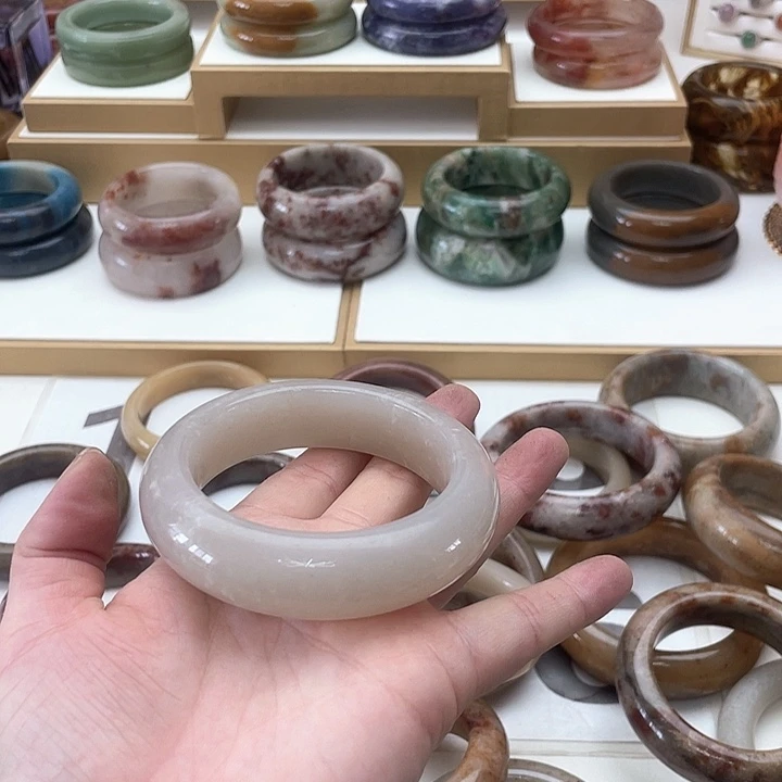 石英质玉手镯未镶嵌?**✨