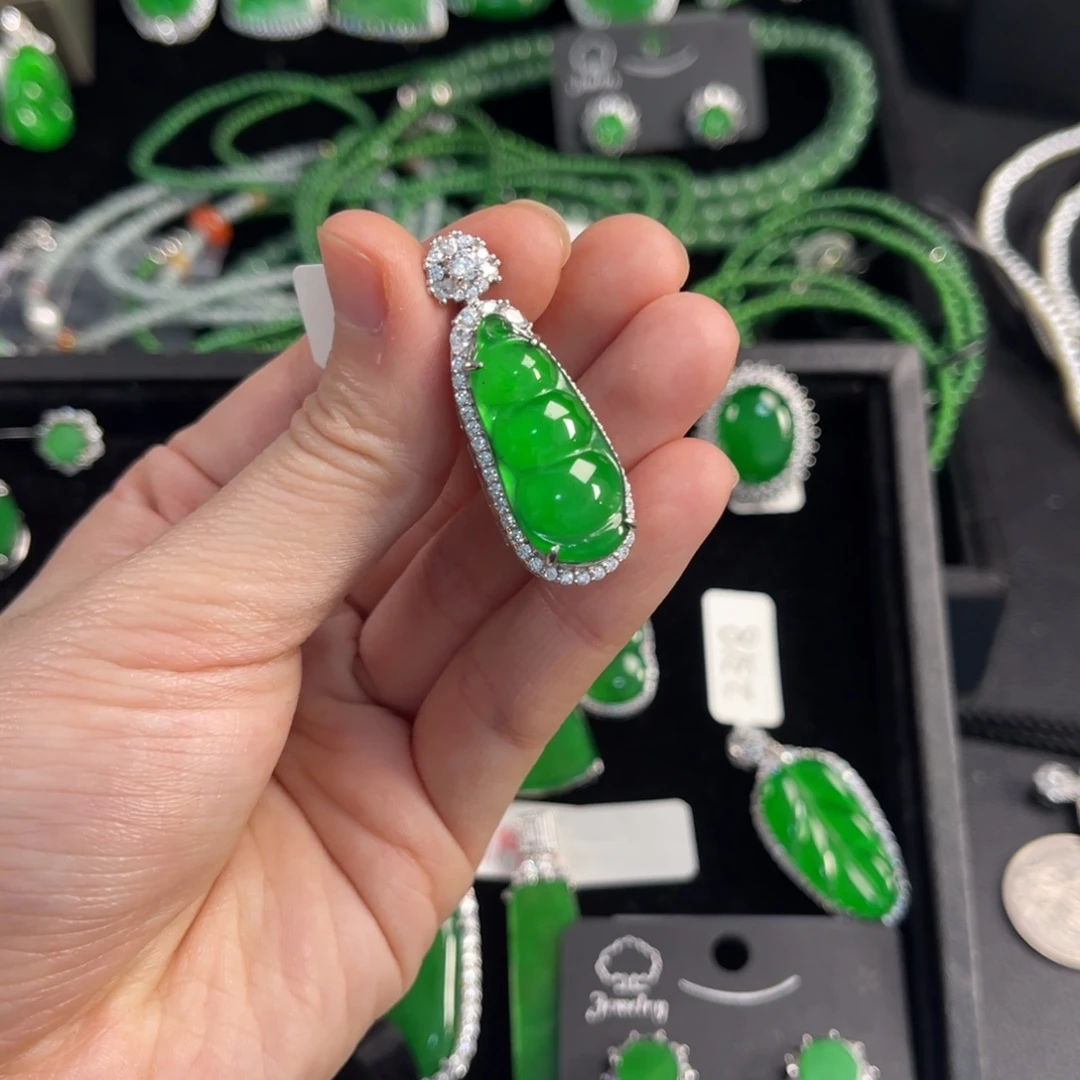 翡翠银S925镶嵌戒指福豆吊坠