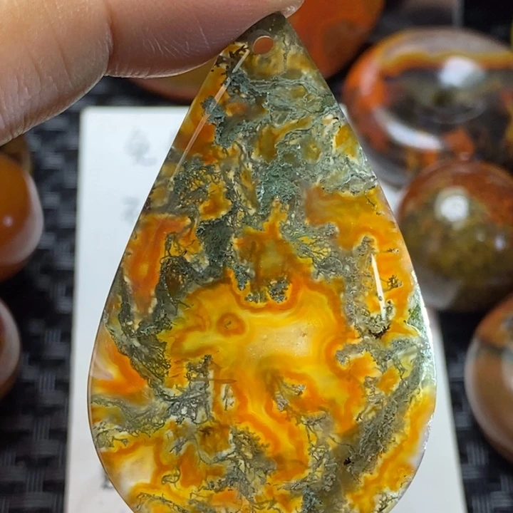 玛瑙/玉髓颈饰足铂镶嵌