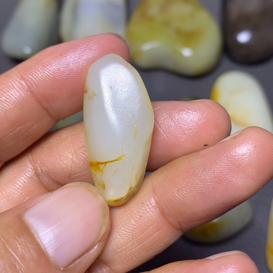 和田玉（糖玉）未镶嵌挂件