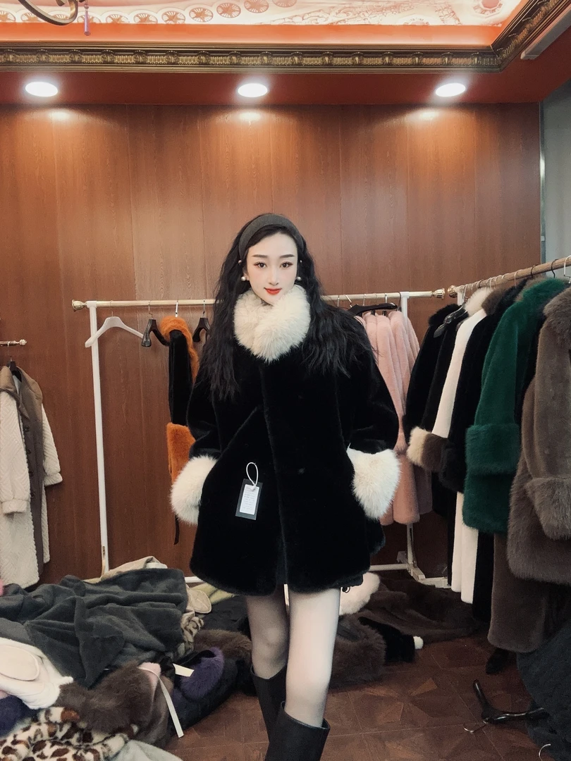 主播推荐2025福利新年简约风高定版毛毛外套（短）冬季646