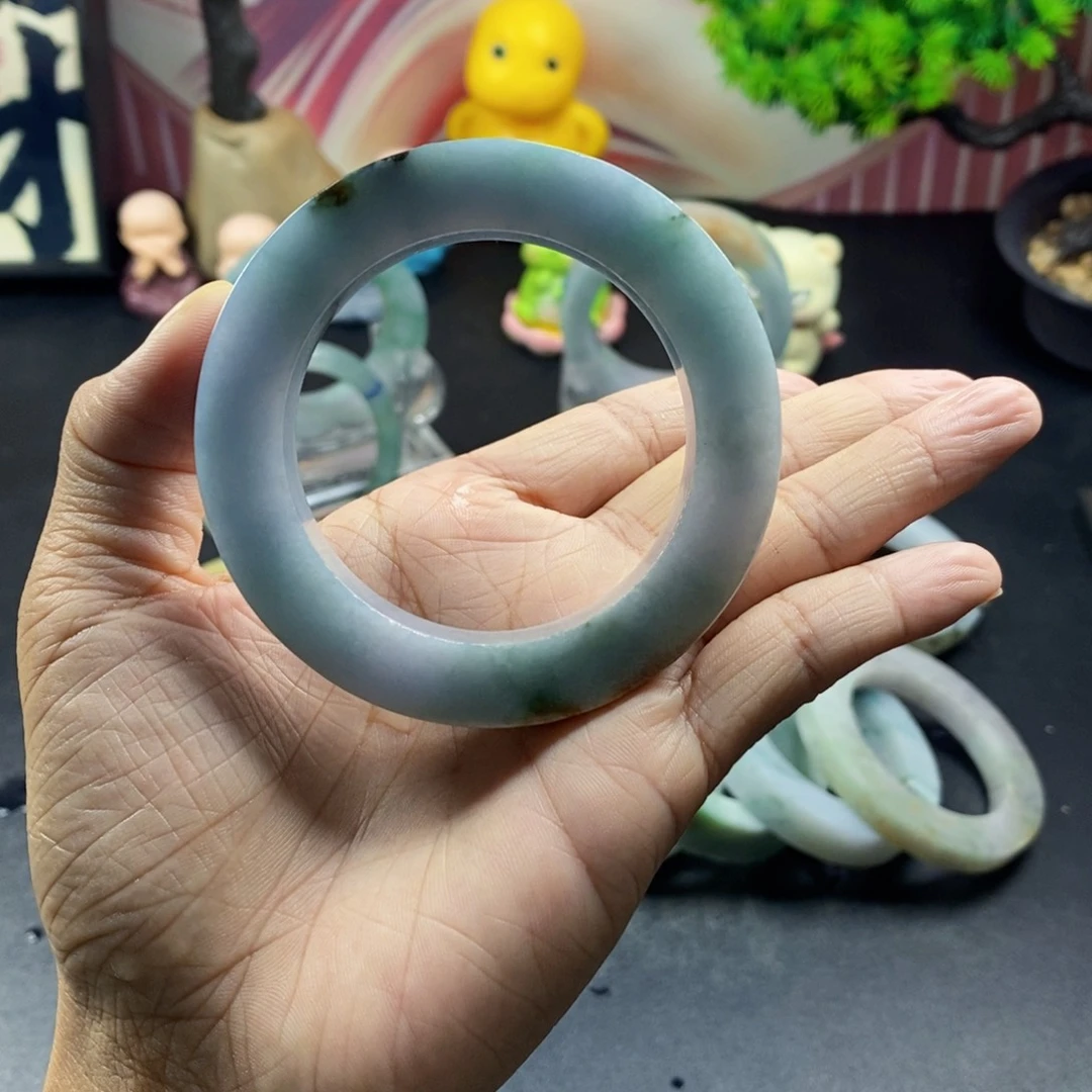 定制翡翠未镶嵌翡翠手镯