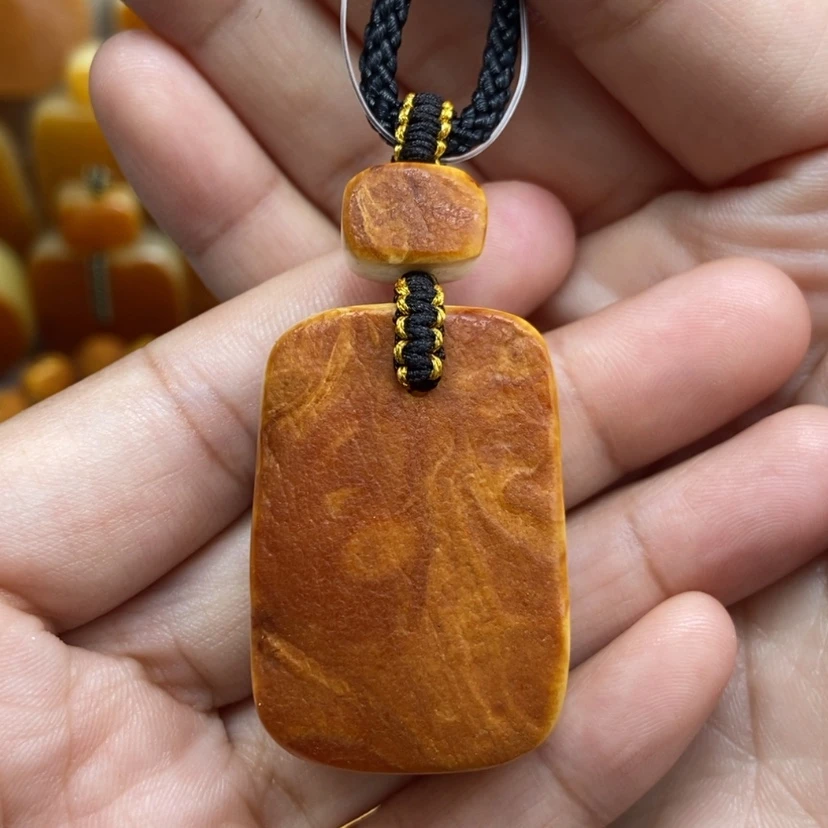 【闪购商品】琥珀颈饰未镶嵌